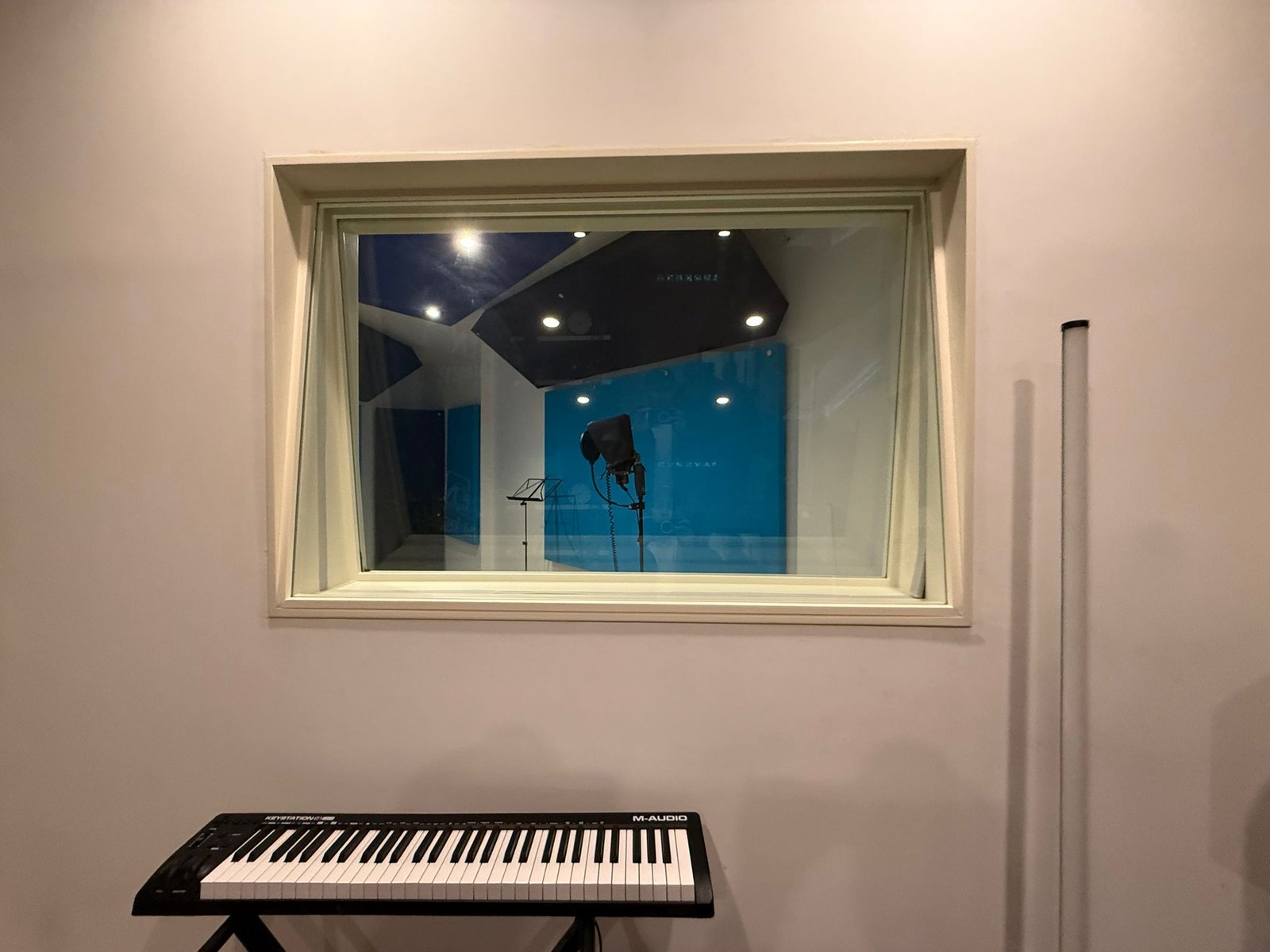 Alquiler estudio de sonido Atlantico Studio y visualrent 5